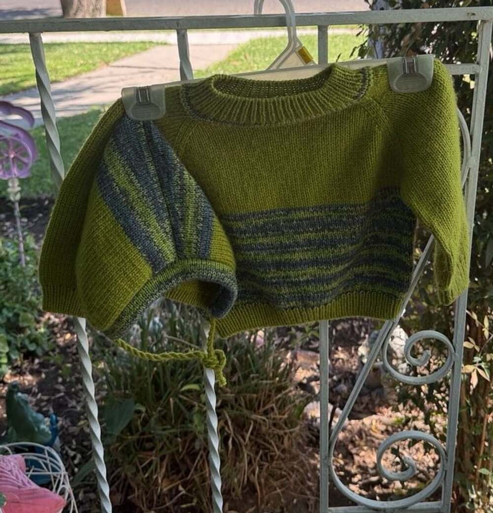 Vintage Hand Knit Toddler Pullover & Pointy Pixie Hat Set Chartreuse Striped 12-